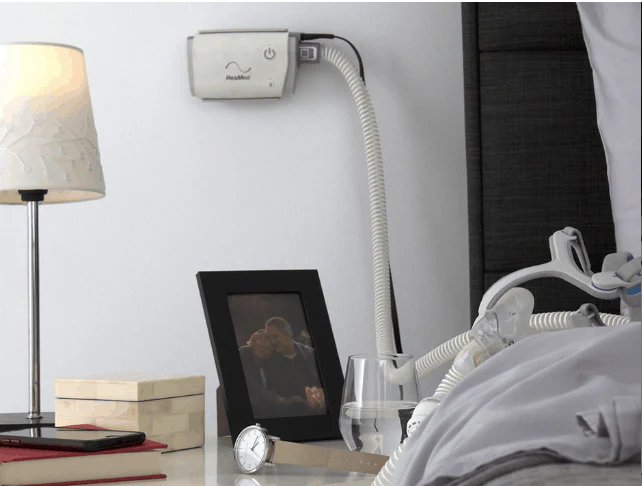 Bed-Mount-AirMini-Wall.
